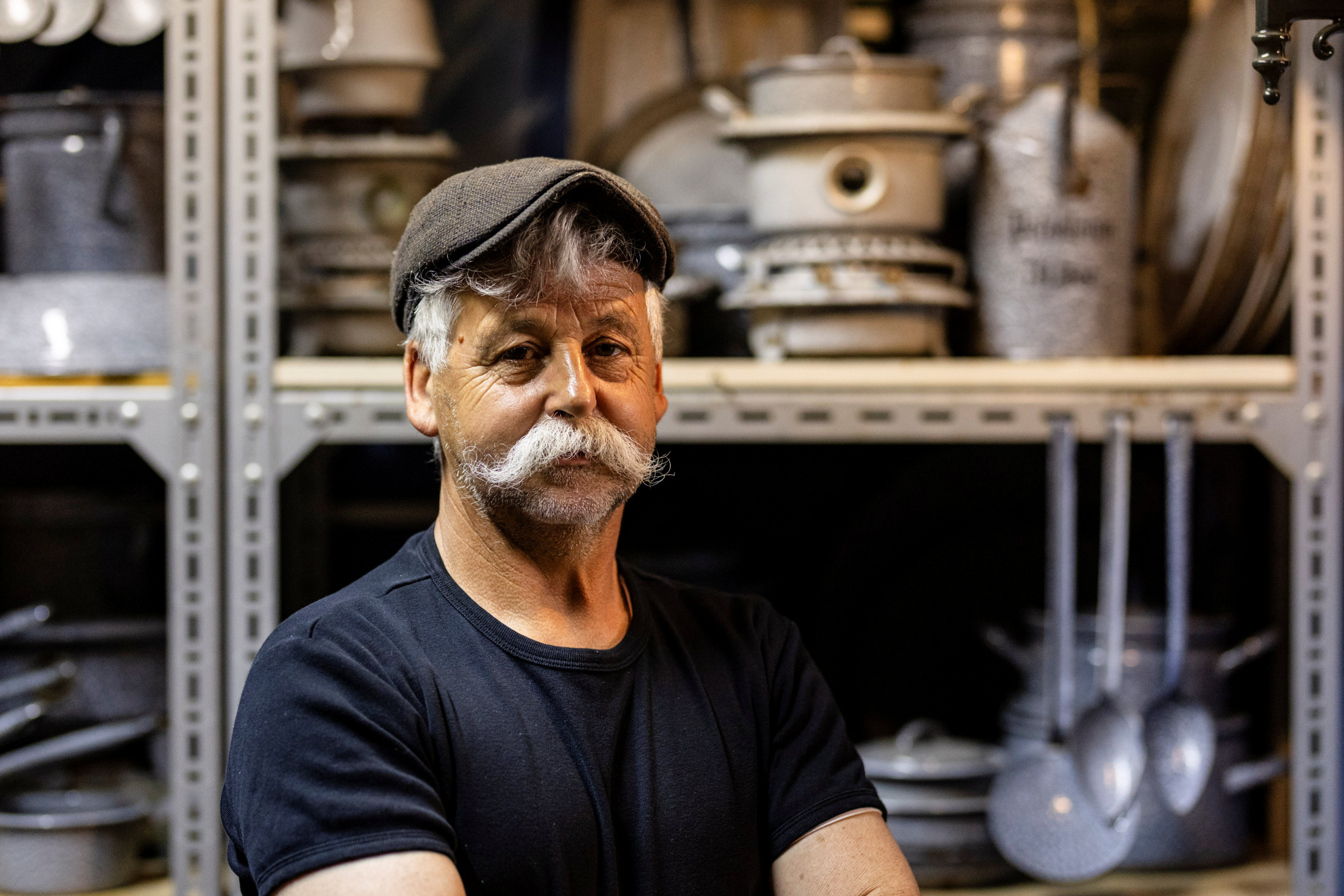  Van de loods achter zijn huis maakte Aart de Ruiter een snuffelhal. beeld André Dorst