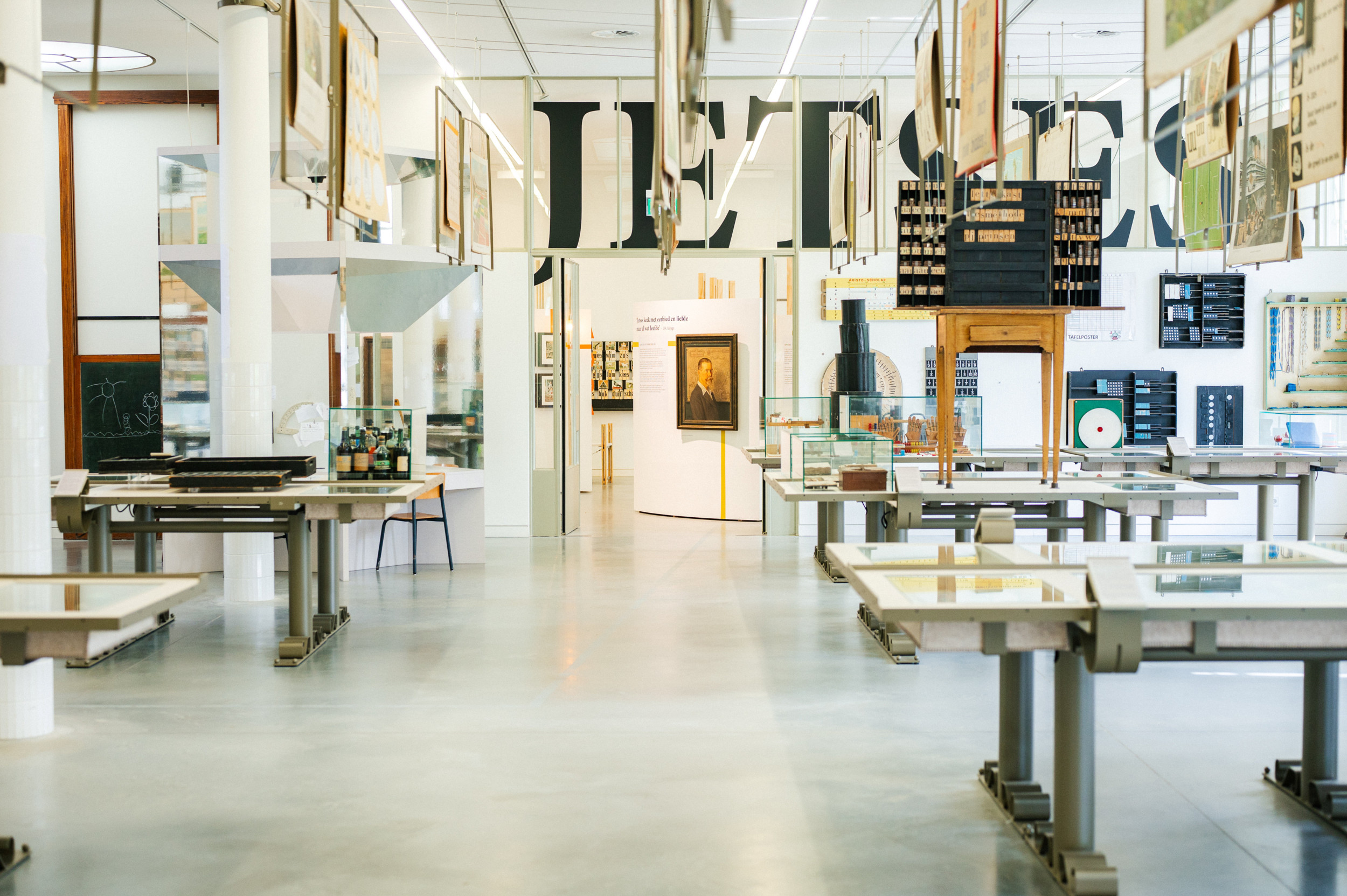 De tentoonstelling ”Jetses. Kunst voor de klas” is tot eind 2025 te zien in het Nationaal Onderwijsmuseum in Dordrecht. beeld Tineke van der Eems