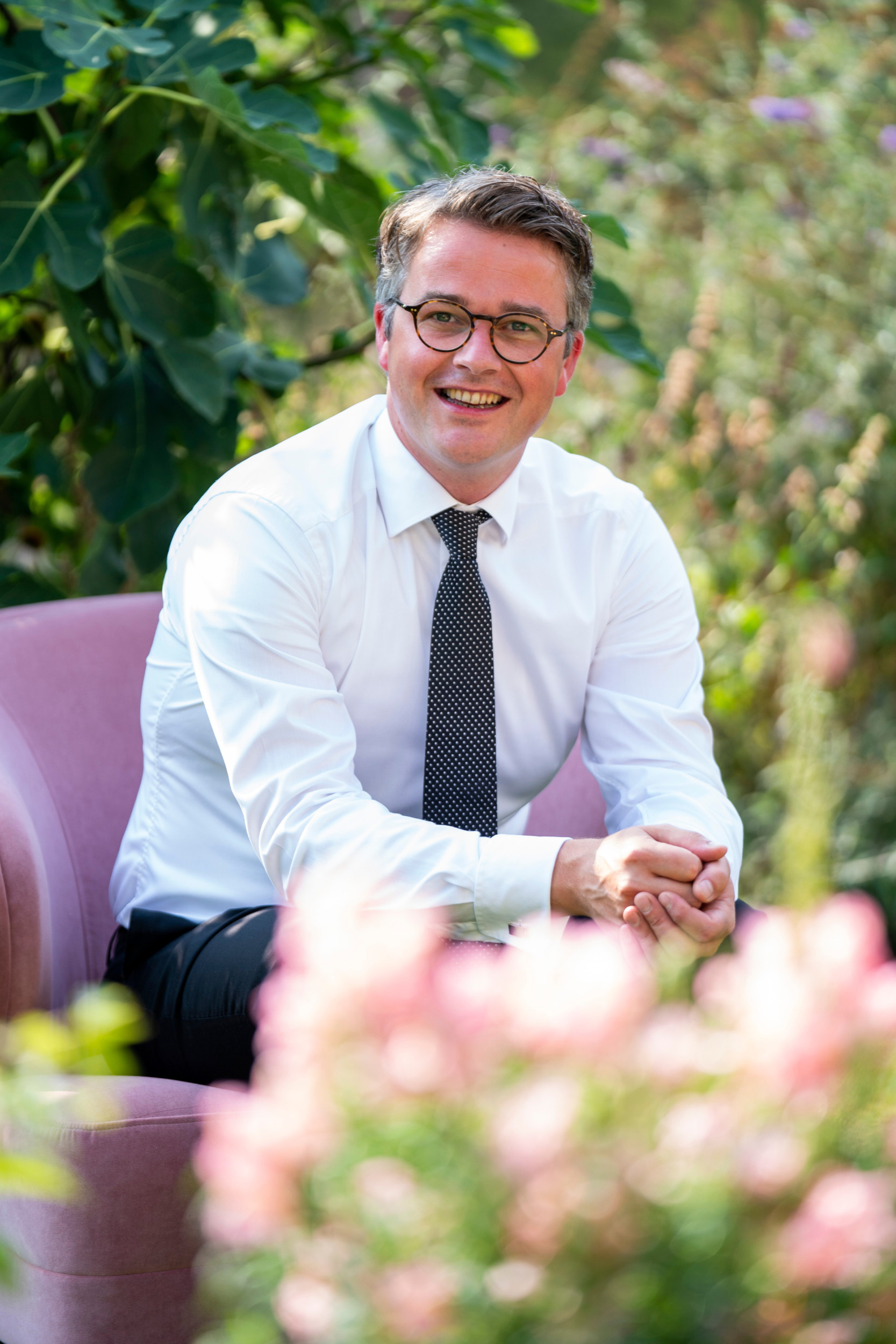 Ds. J. J. Mulder is hervormd predikant. Beeld Cees van der Wal