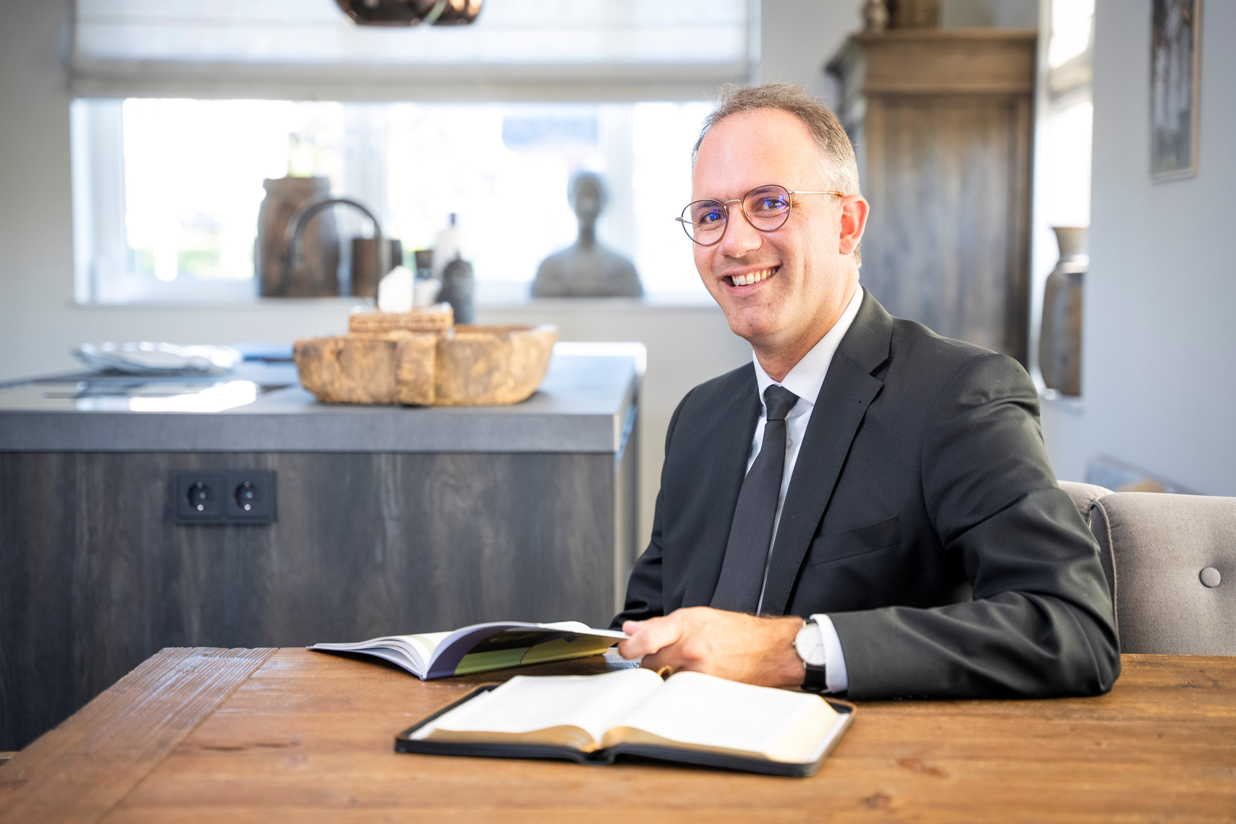 Voor ds. P. J. de Raaf is de verkiezing een bron van lofprijzing. beeld Cees van der Wal