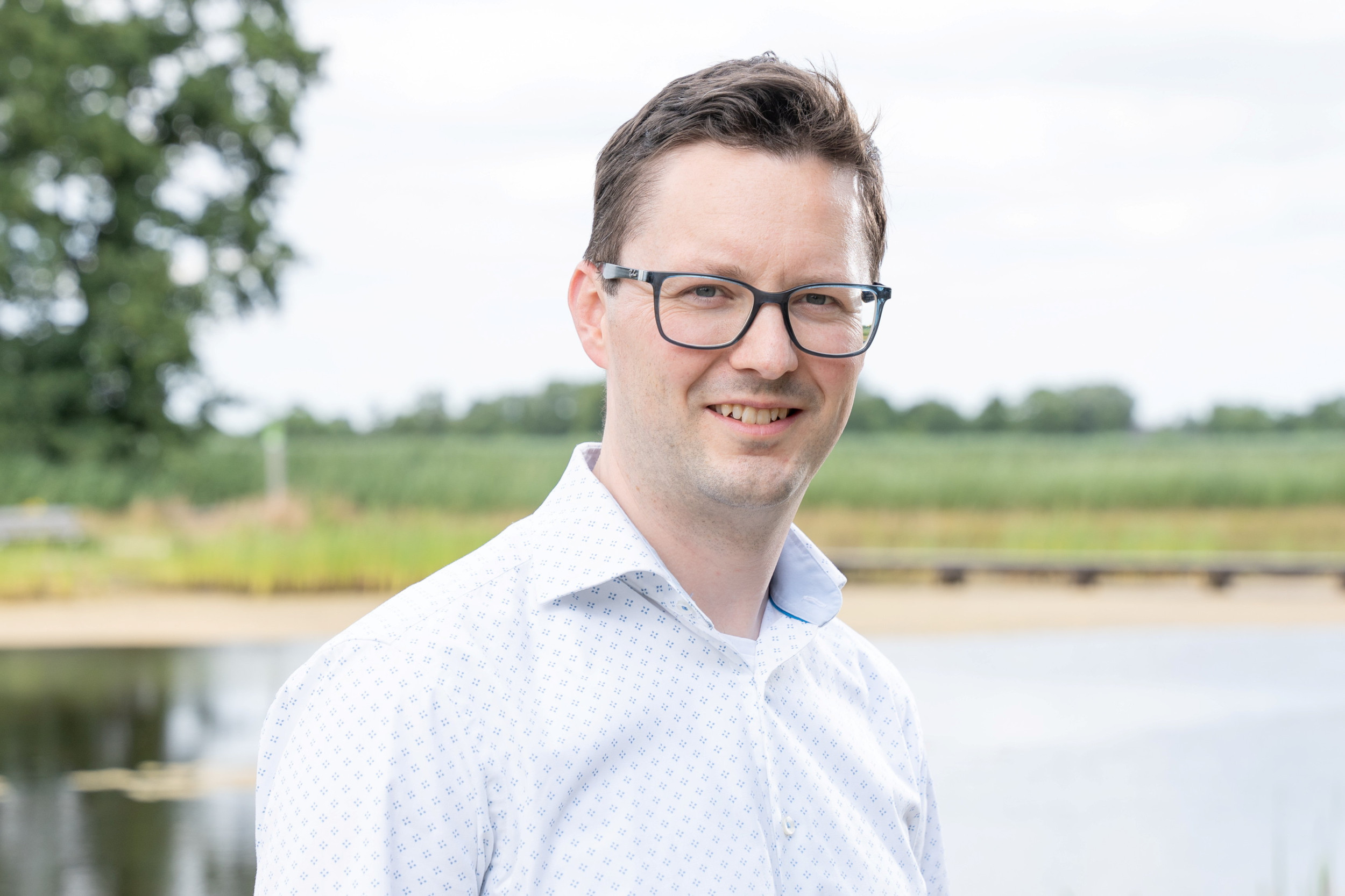 Onder zijn leerlingen ziet godsdienstdocent Johan Mouthaan de twijfel aan het gezag van de Schrift toenemen. beeld Niek Stam