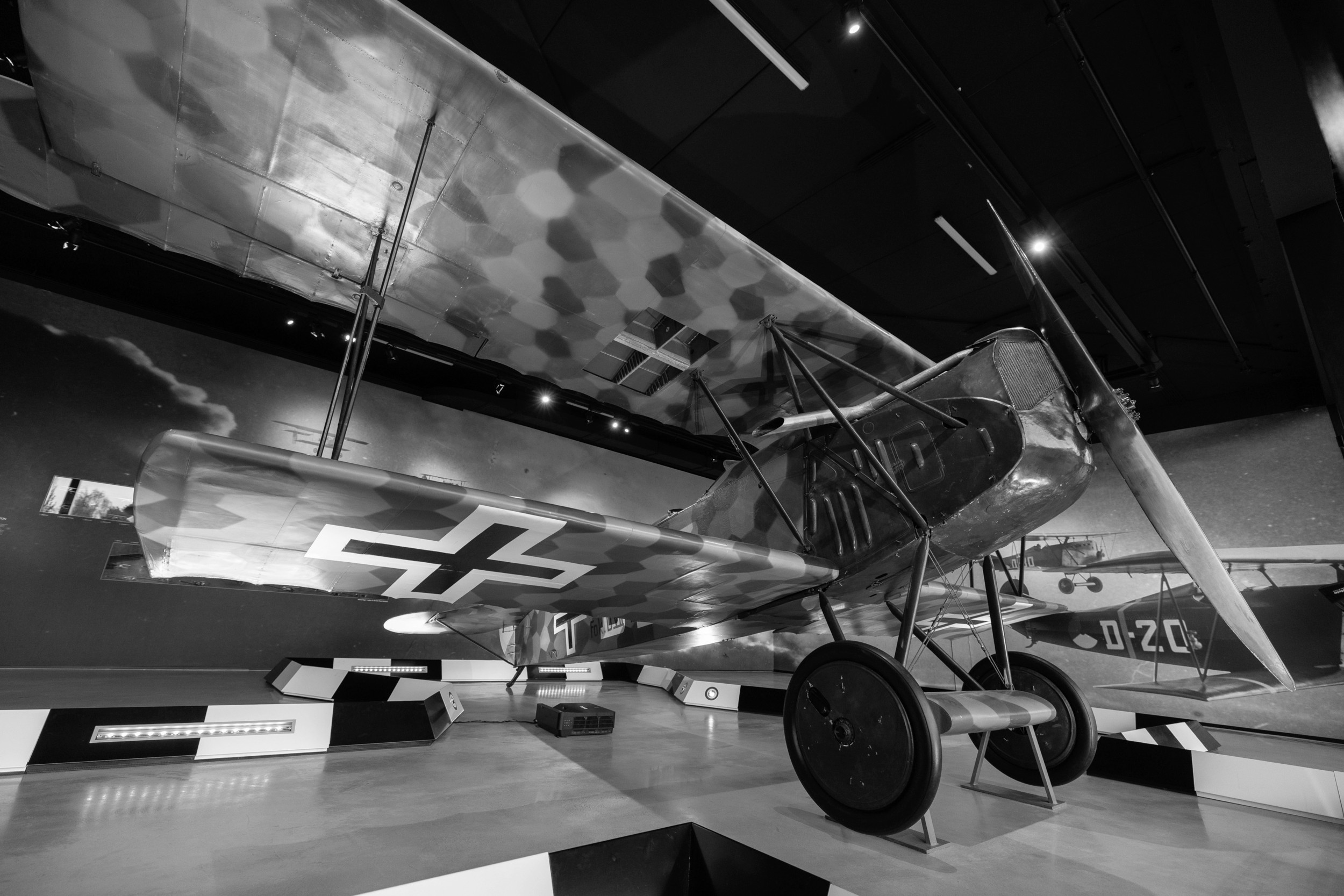 Foto's van de Fokker D. VII in het Nationaal Militair Museum (NMM).