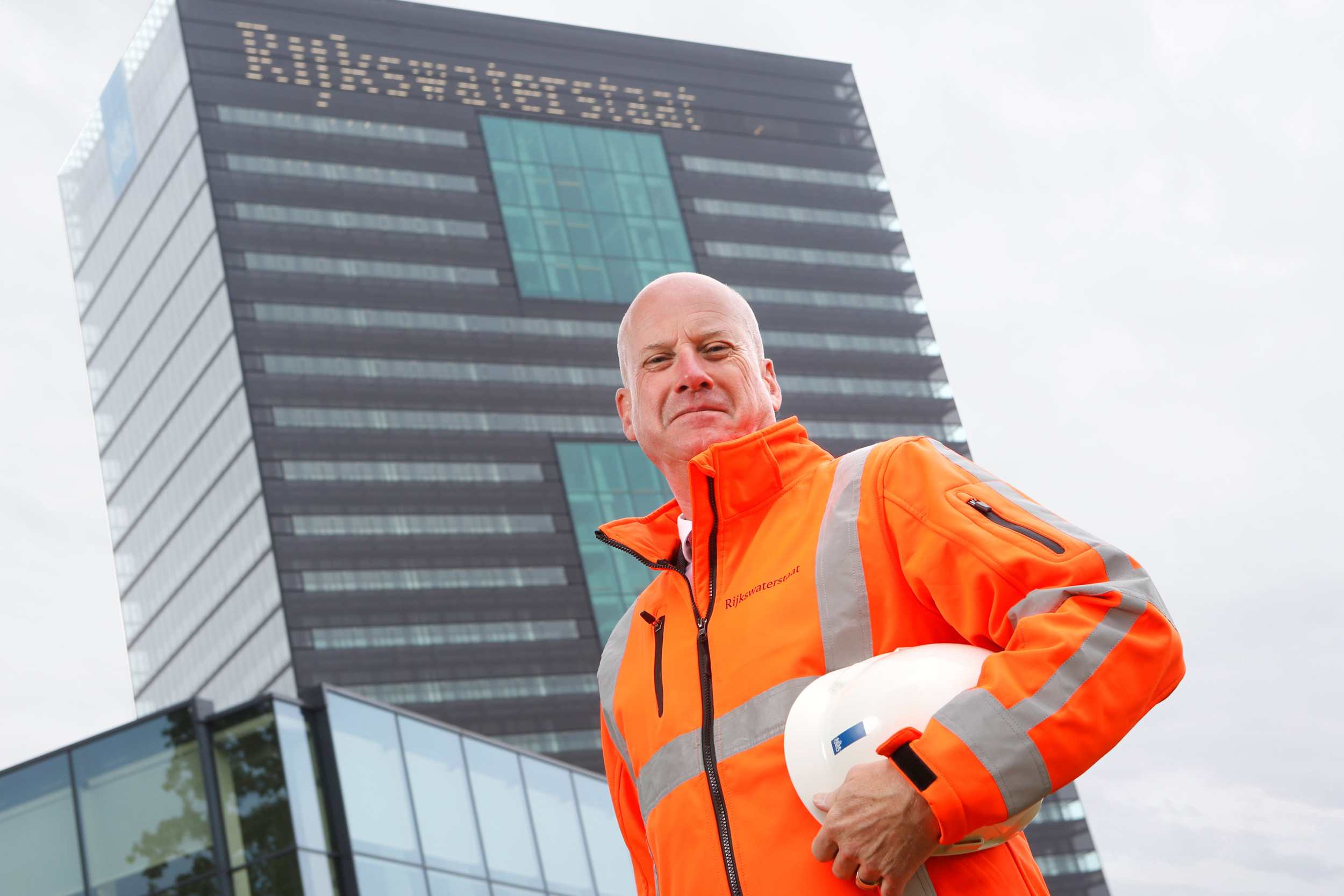 Martin Wijnen: „Bruggen die in de jaren 60 en 70 van de vorige eeuw zijn aangelegd, zijn aan het einde van hun levensduur. Die overeind houden met lapmiddelen houdt een keer op.” beeld Rijkswaterstaat